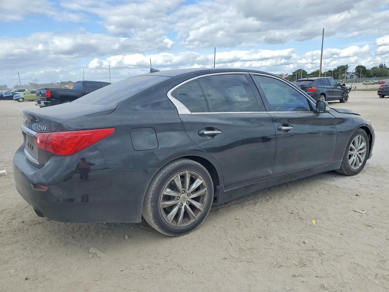 2015 Infiniti Q50 Base - Image 3