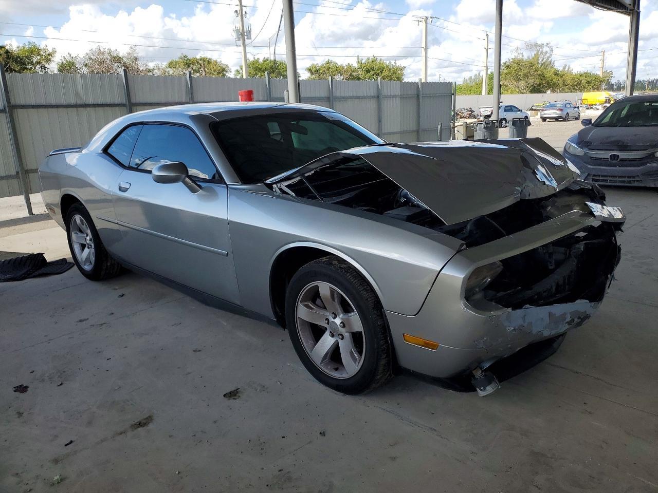 2011 Dodge Challenger - Image 4
