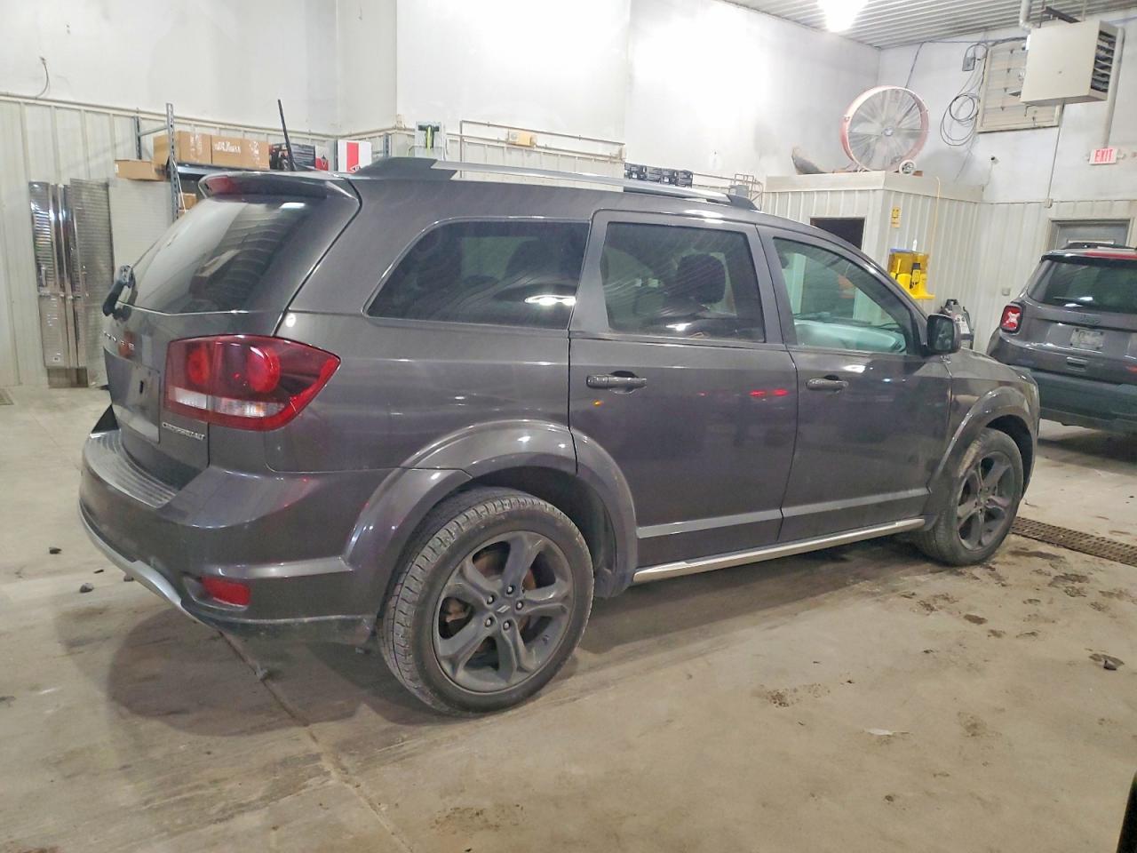 2020 Dodge Journey Crossroad - Image 3