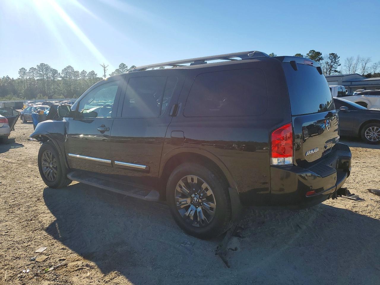 2015 Nissan Armada Platinum - Фото 2