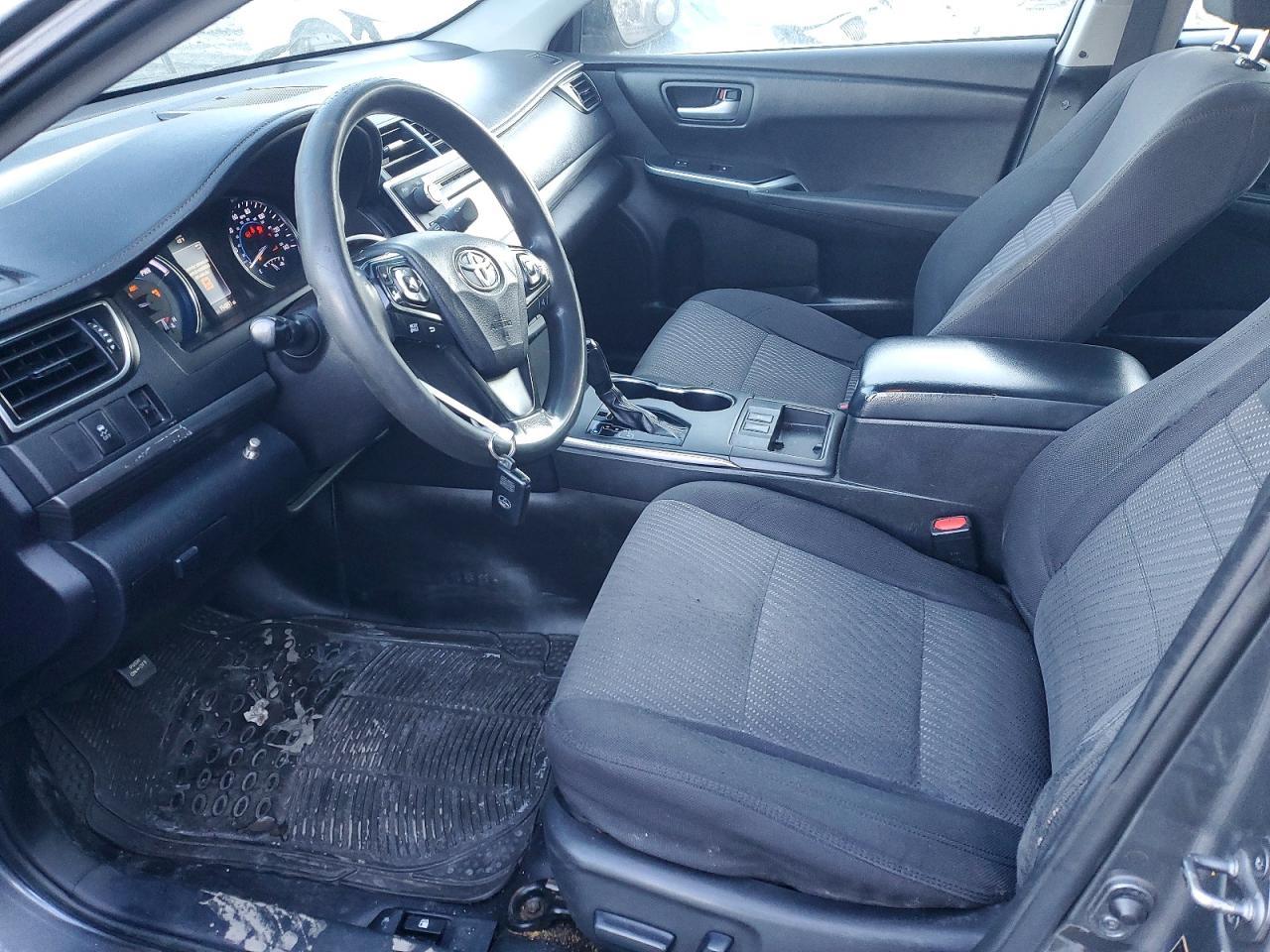 2015 Toyota Camry Hybrid Le - Image 7