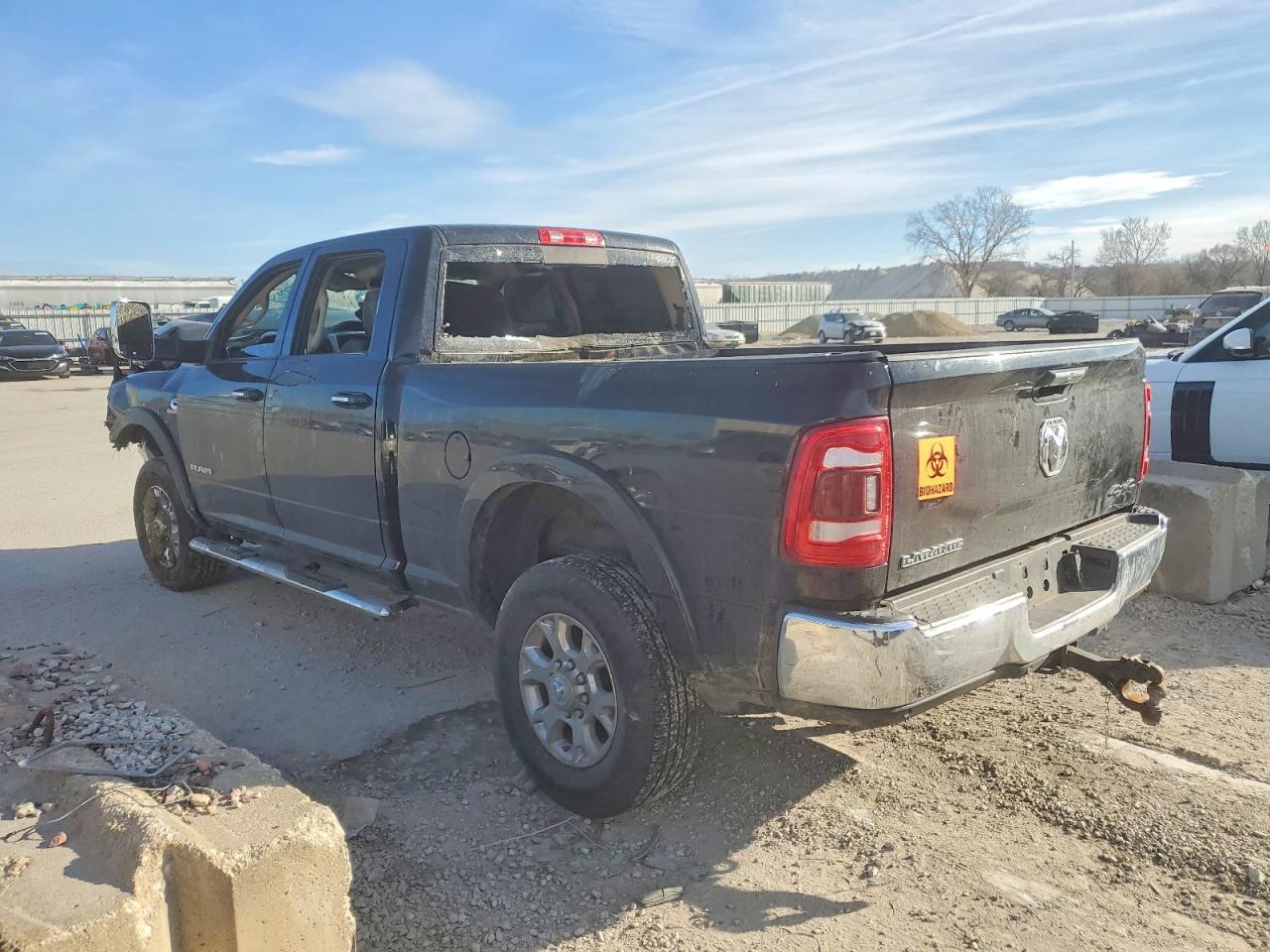 2022 Ram 2500 Laramie - Фото 2