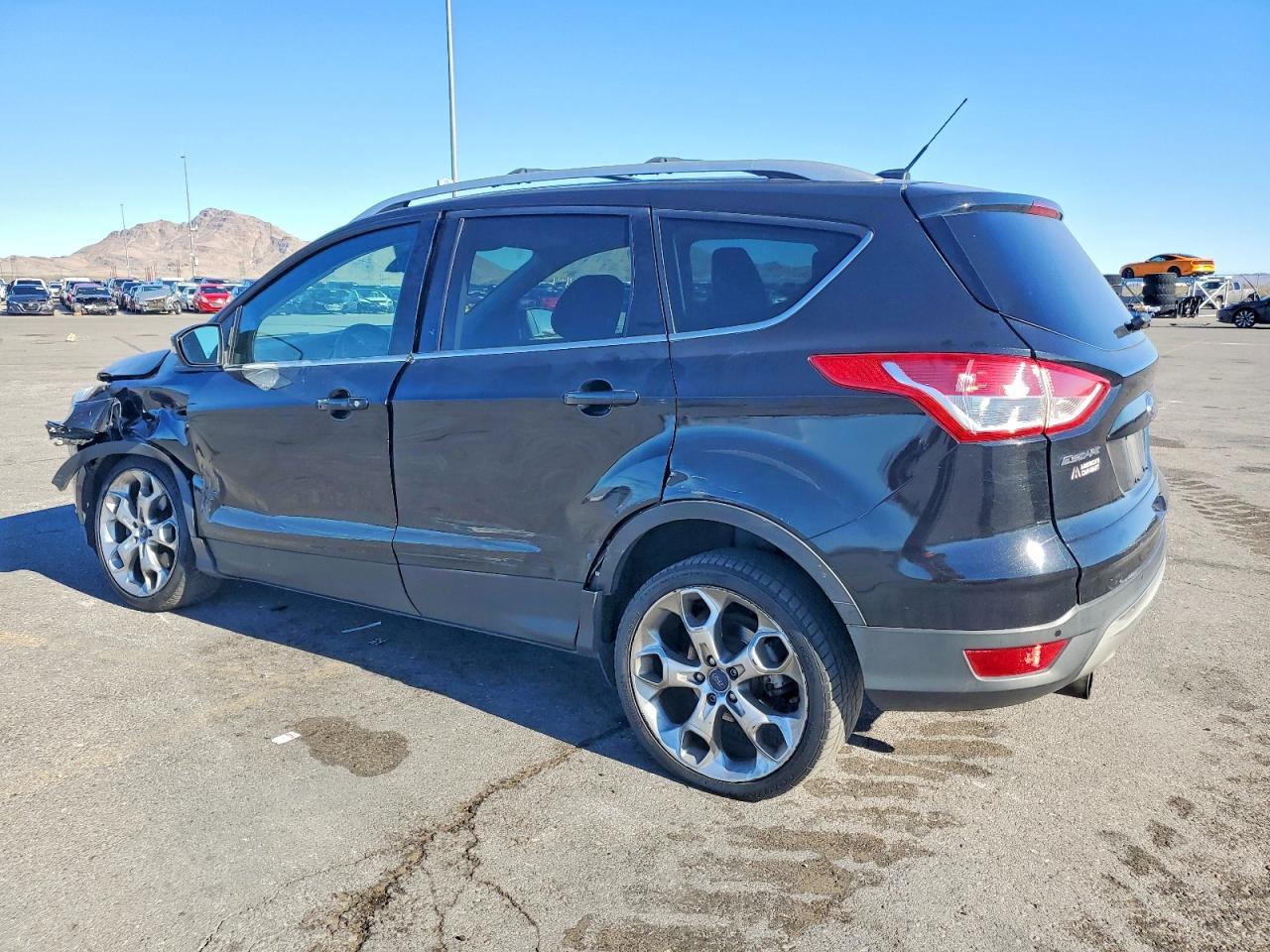 2013 Ford Escape Titanium - Фото 2