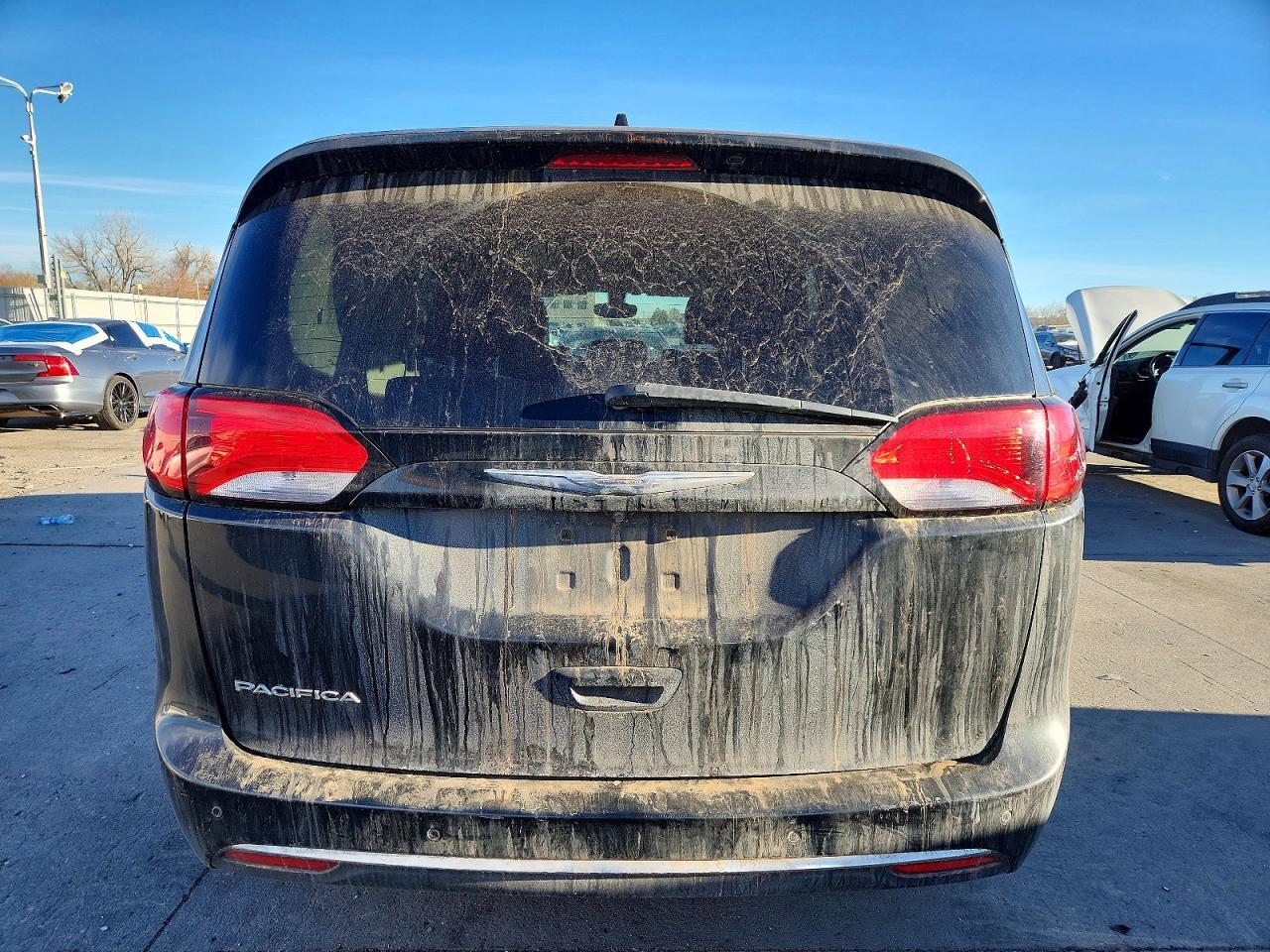 2017 Chrysler Pacifica Touring L Plus - Фото 6
