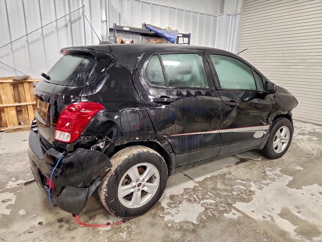 2019 Chevrolet Trax Ls - Image 3