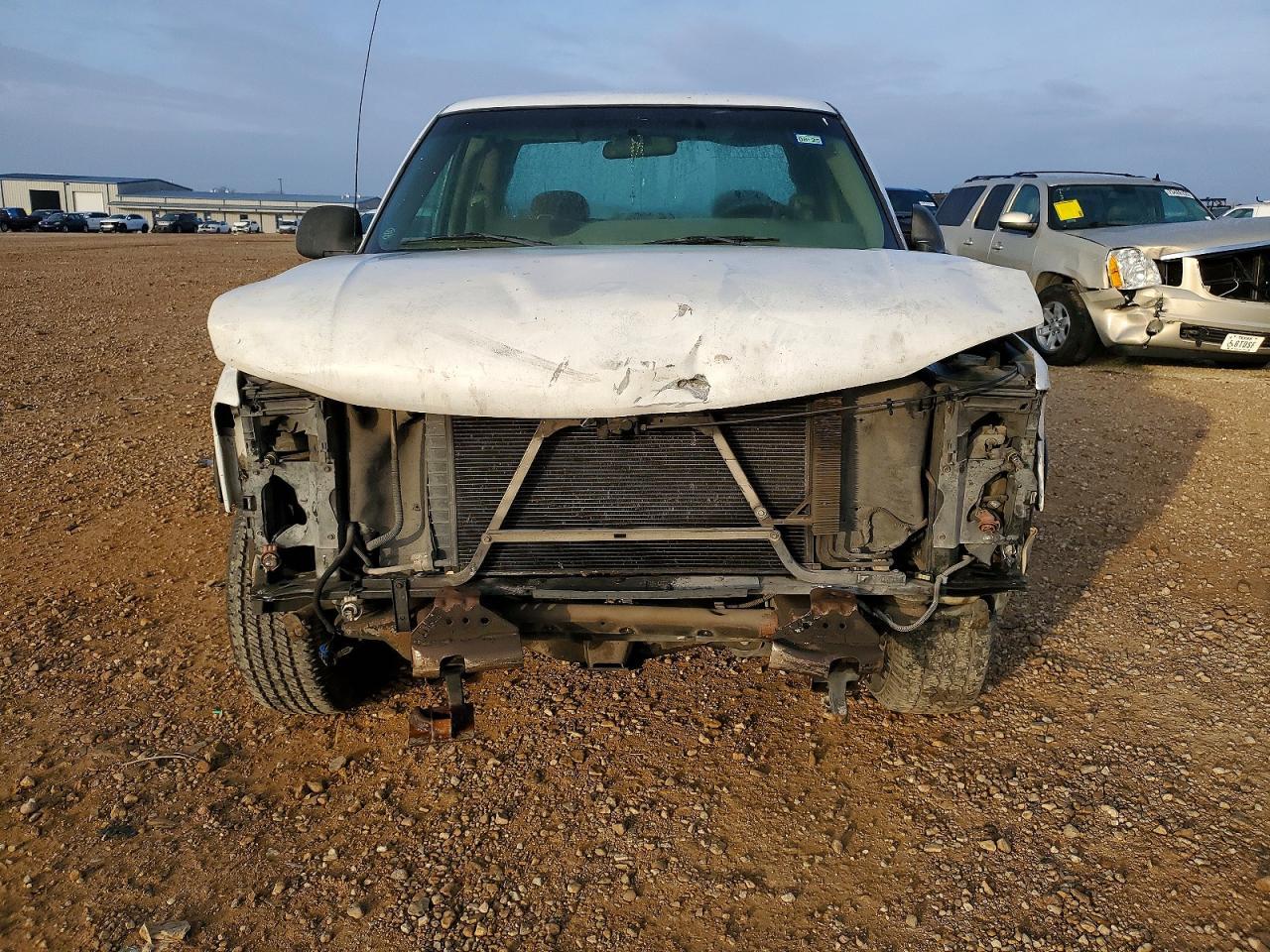 2001 GMC New Sierra C1500 - Image 5