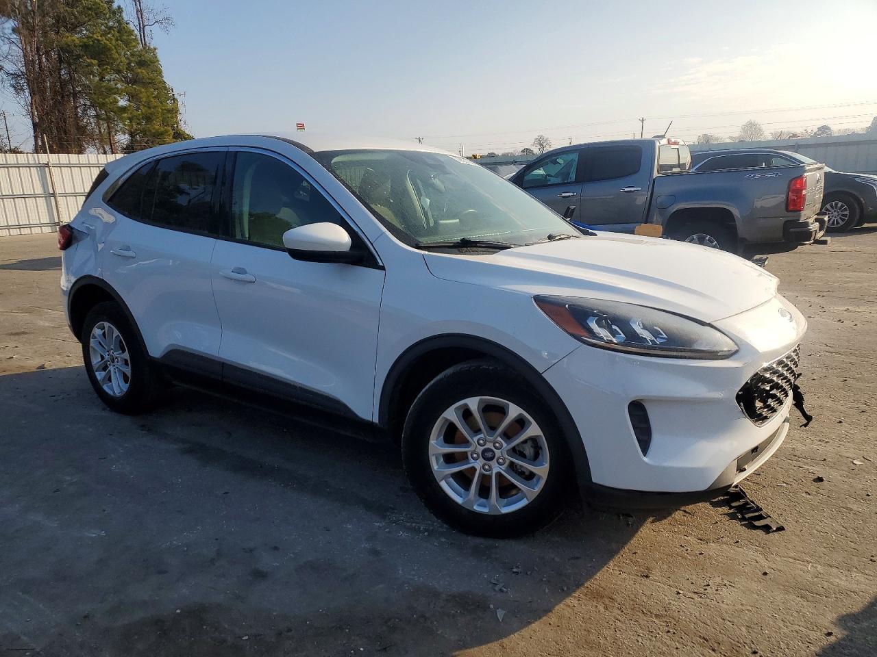 2021 Ford Escape Se - Фото 4