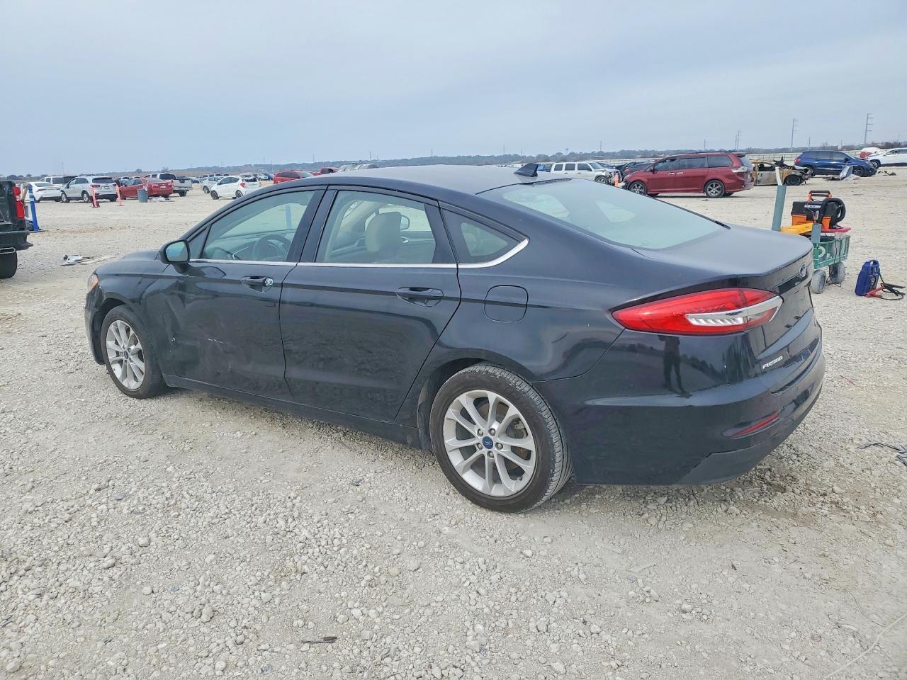 2019 Ford Fusion Se - Фото 2