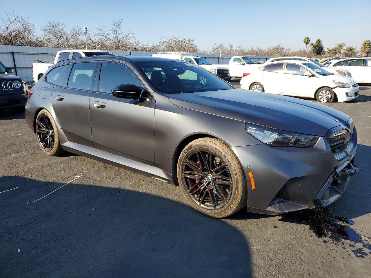 2025 BMW M5 Touring - Image 4