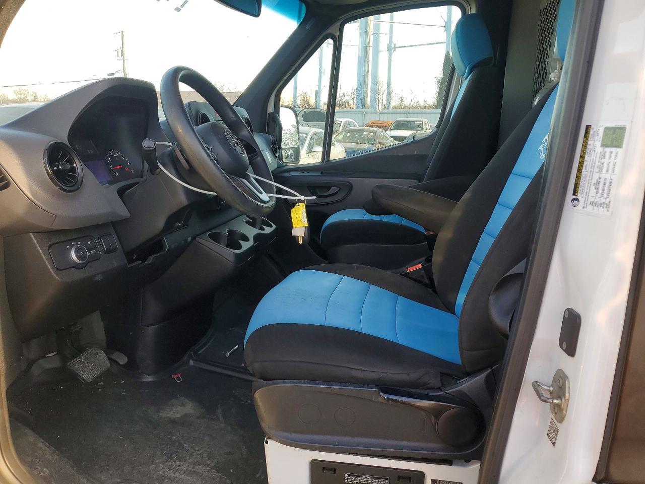 2021 Mercedes-Benz Sprinter 2500 - Image 7