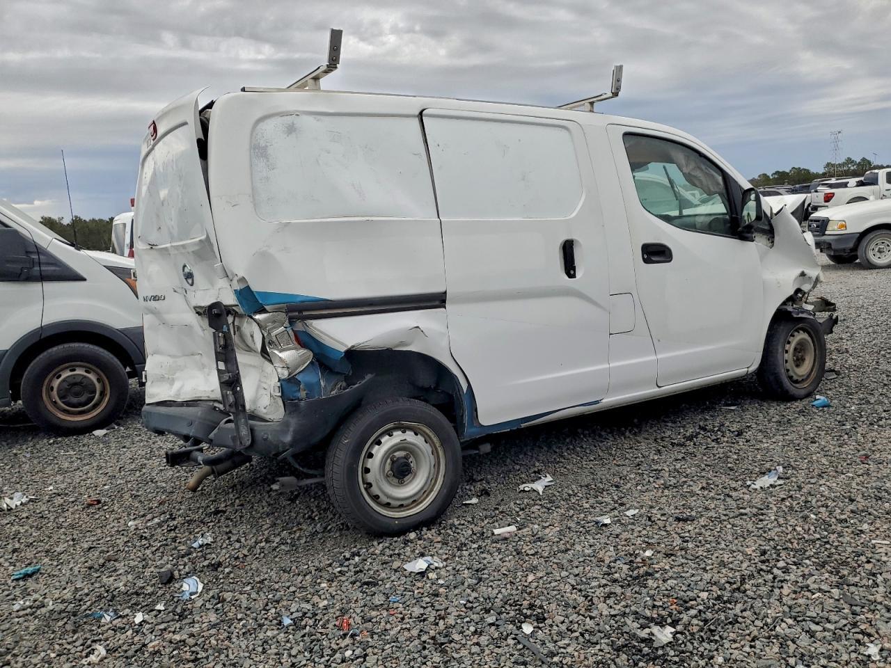 2017 Nissan Nv200 2.5S - Фото 3