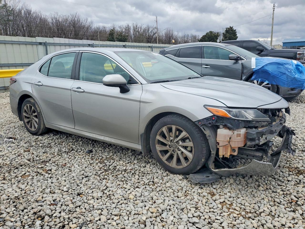 2022 Toyota Camry Le - Фото 4