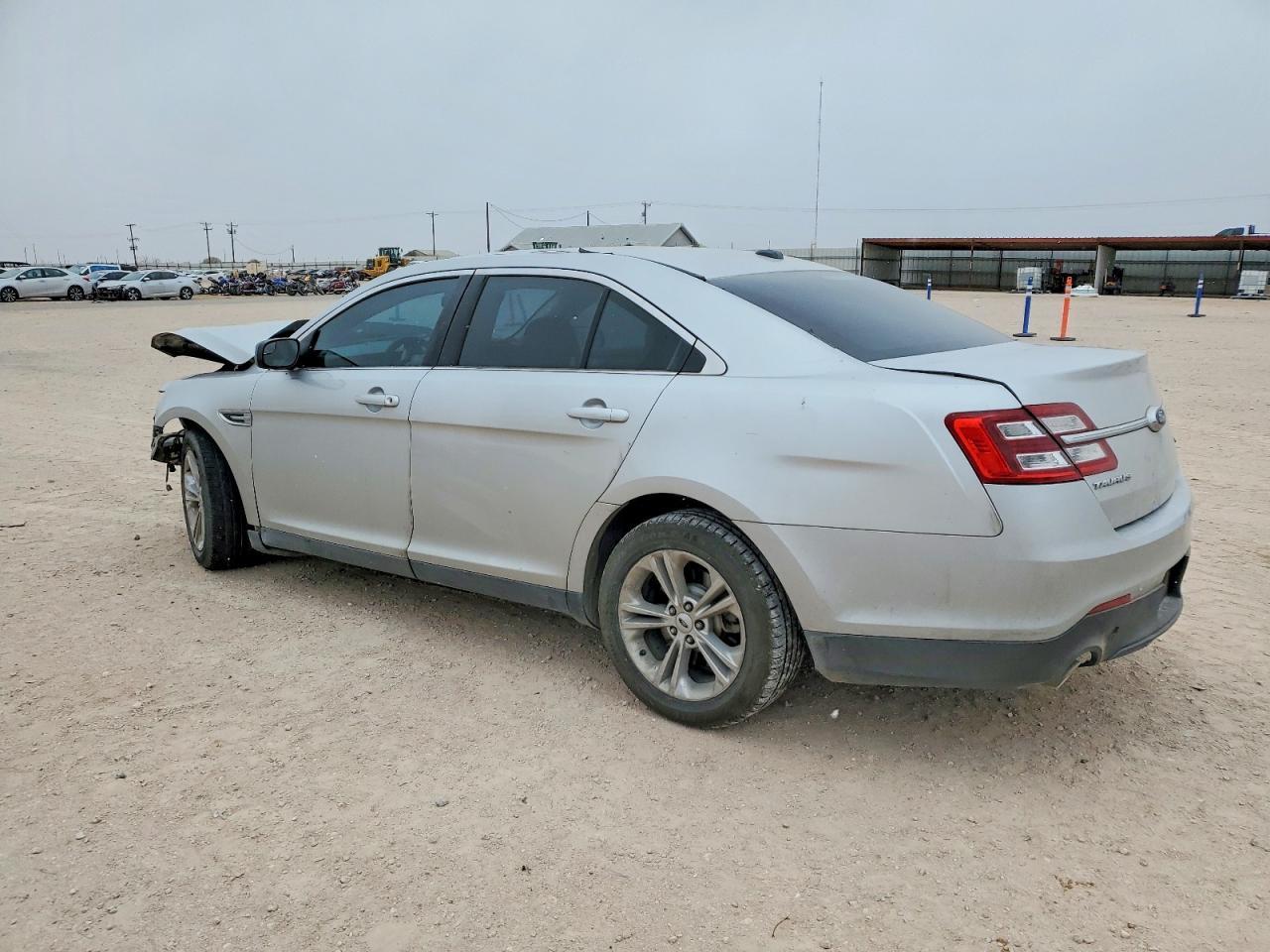 2017 Ford Taurus Se - Image 2