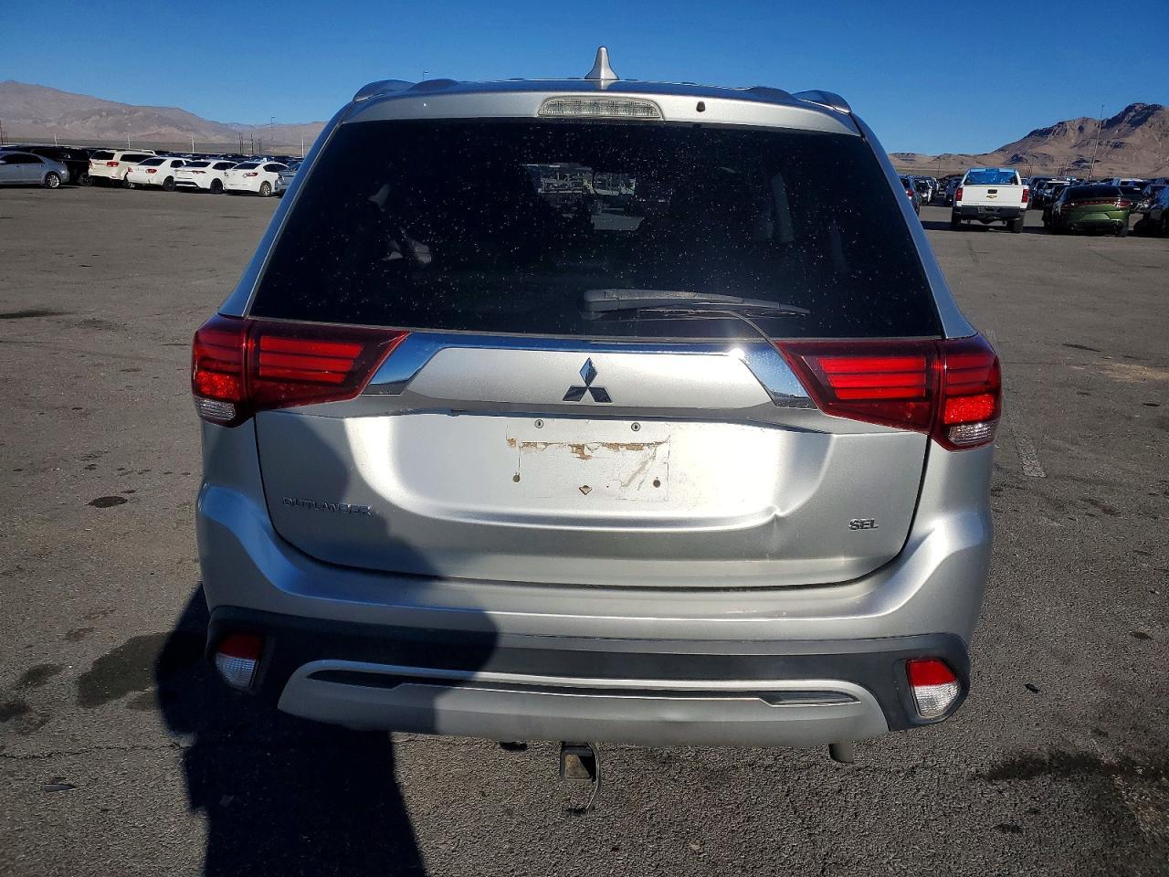 2020 Mitsubishi Outlander Se - Фото 6
