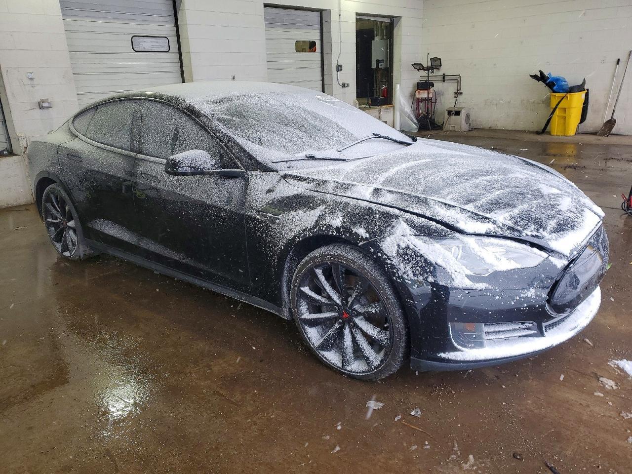 2015 Tesla Model S - Image 4