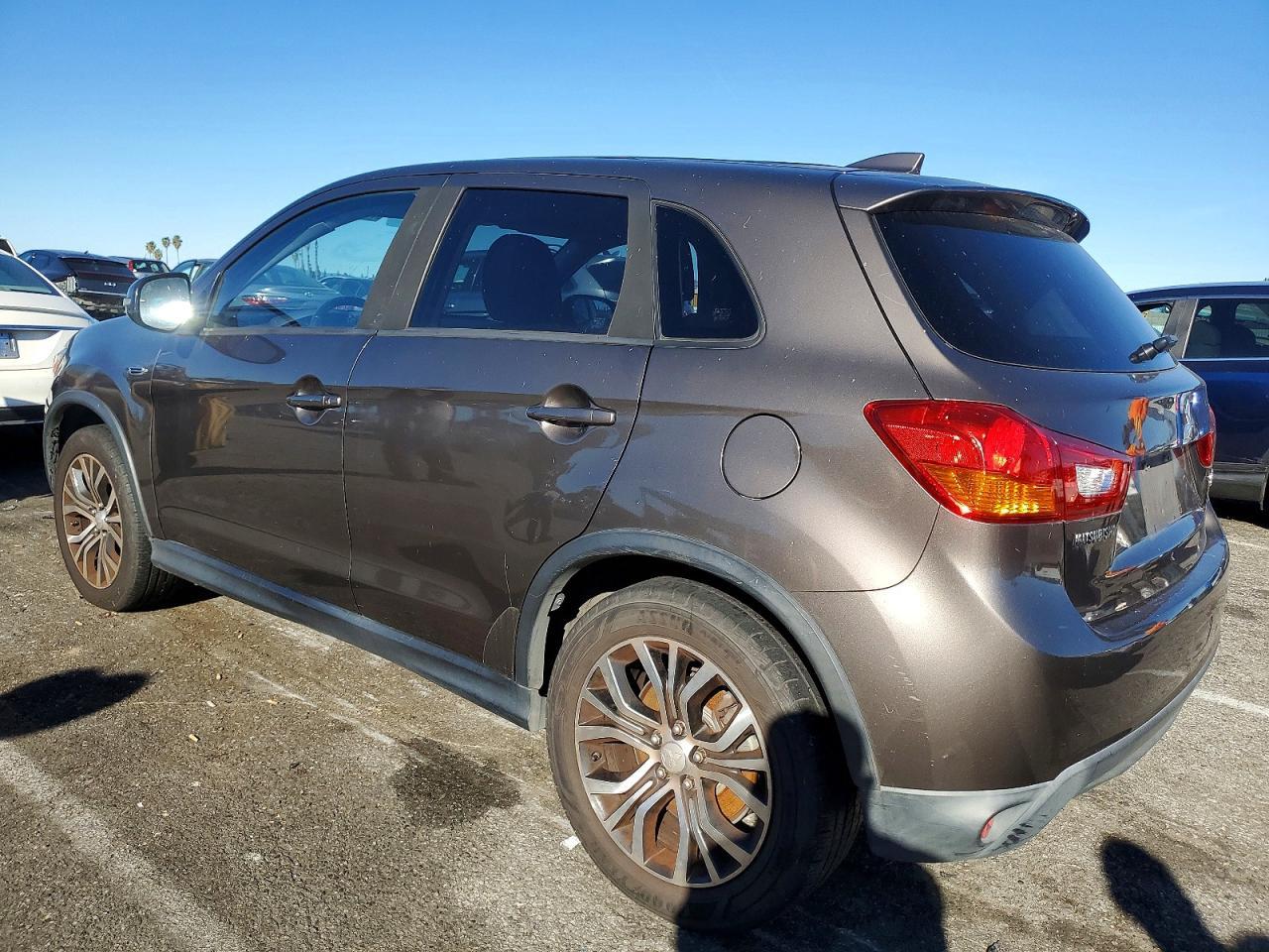 2017 Mitsubishi Outlander Sport Es - Image 2