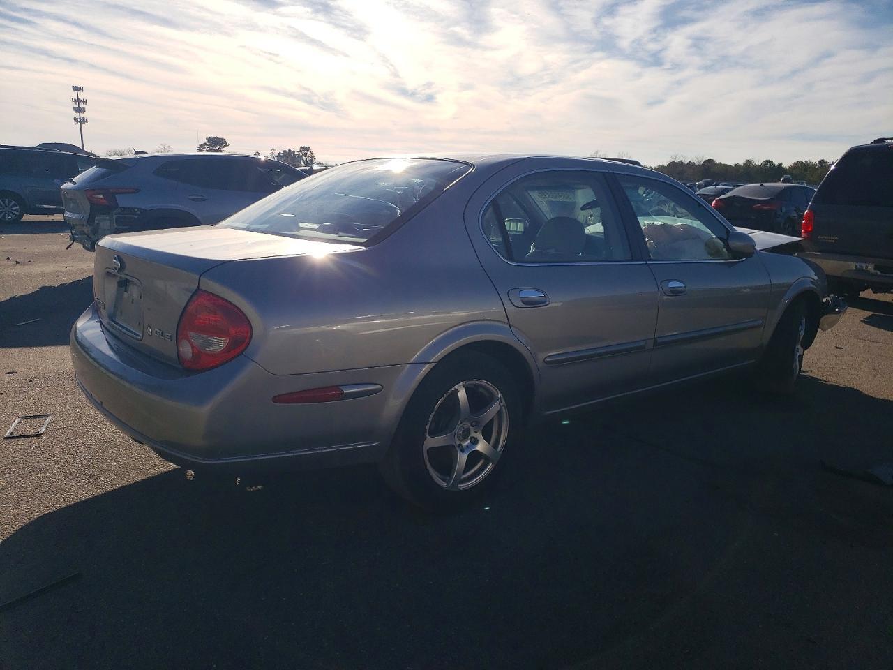 2001 Nissan Maxima Gxe - Фото 3