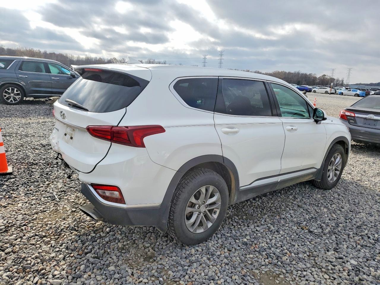 2020 Hyundai Santa Fe Sel - Фото 3