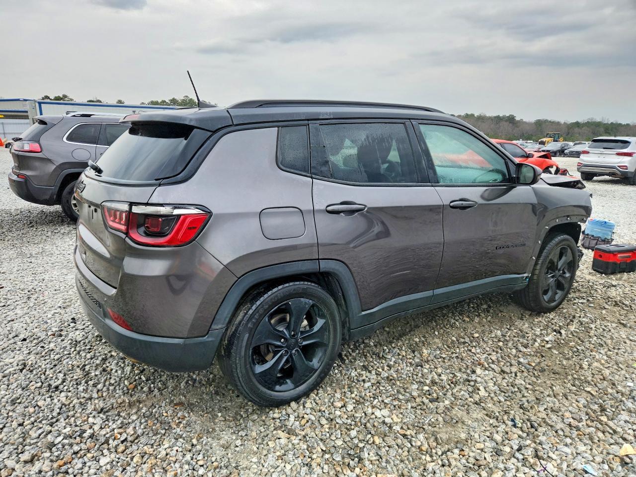 2021 Jeep Compass Latitude - Фото 3