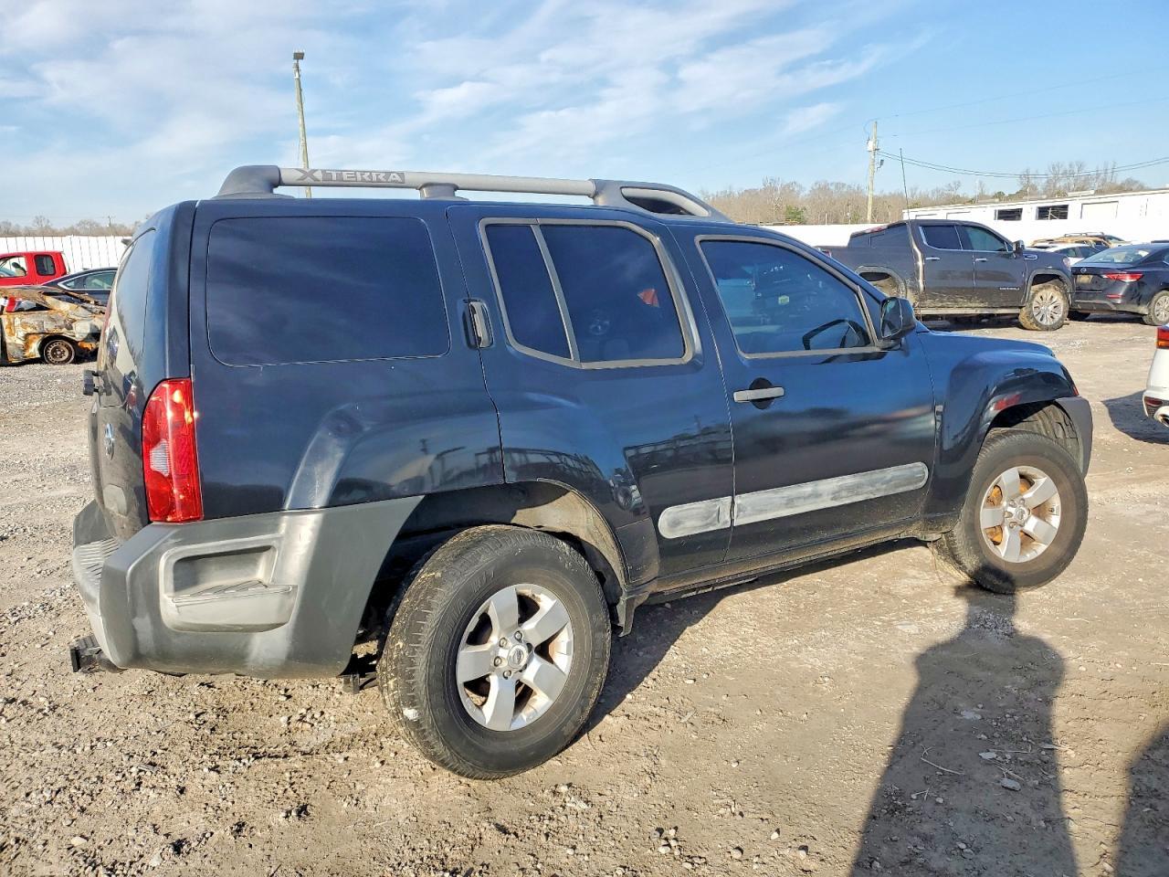 2011 Nissan Xterra Off Road - Фото 3
