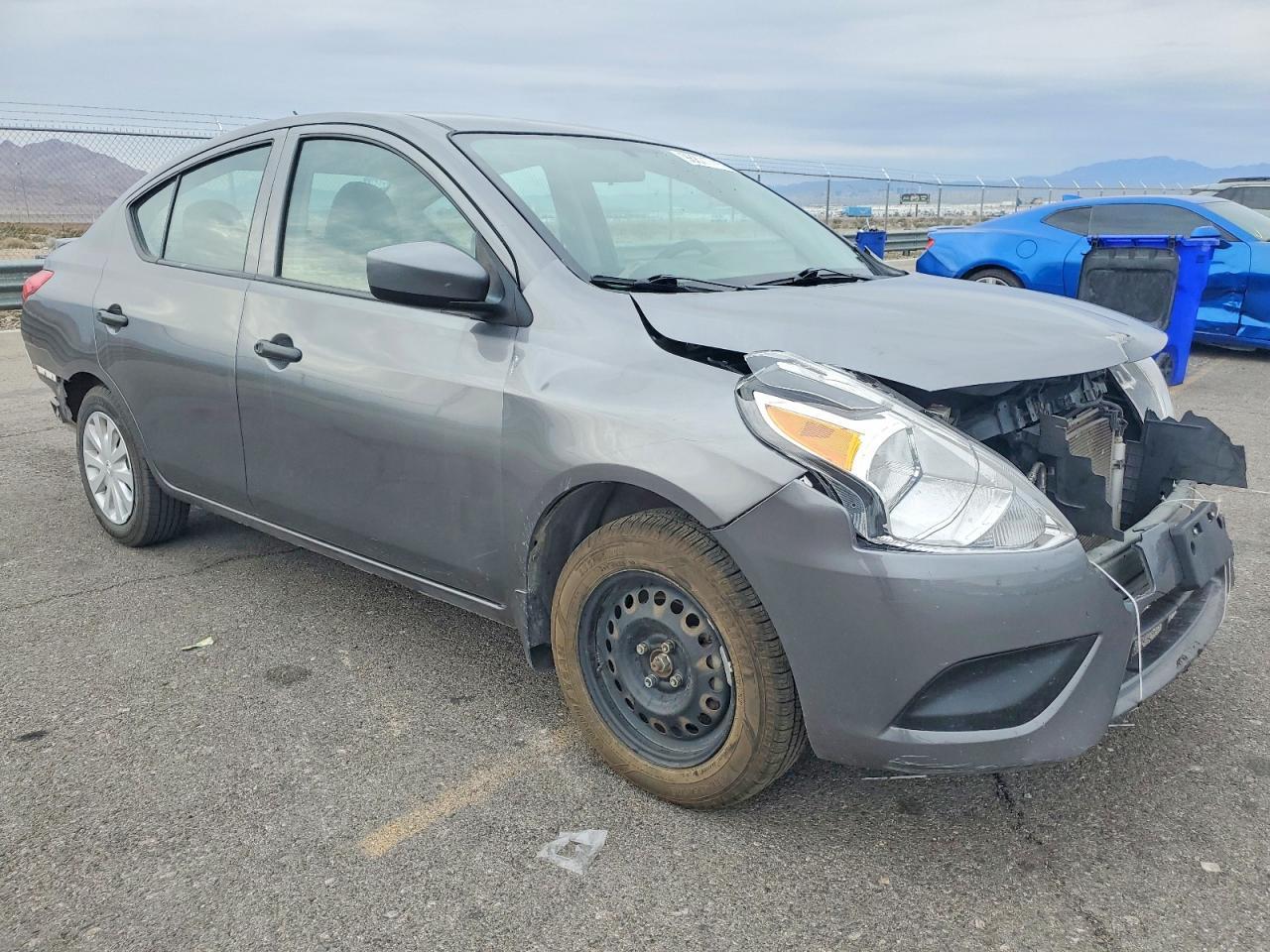 2018 Nissan Versa S - Фото 4