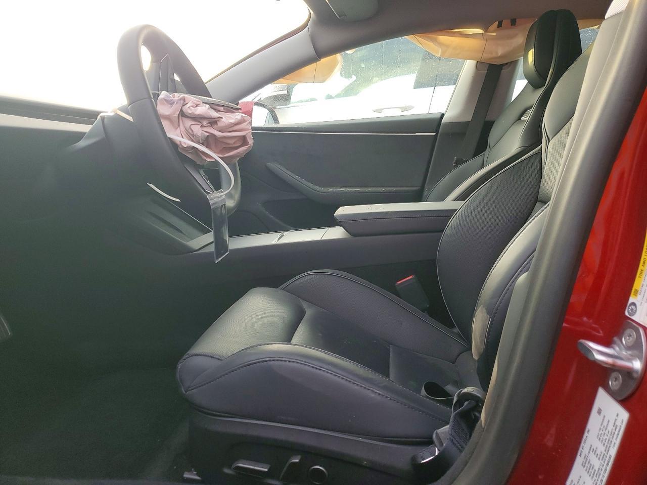 2025 Tesla Model 3 - Фото 7