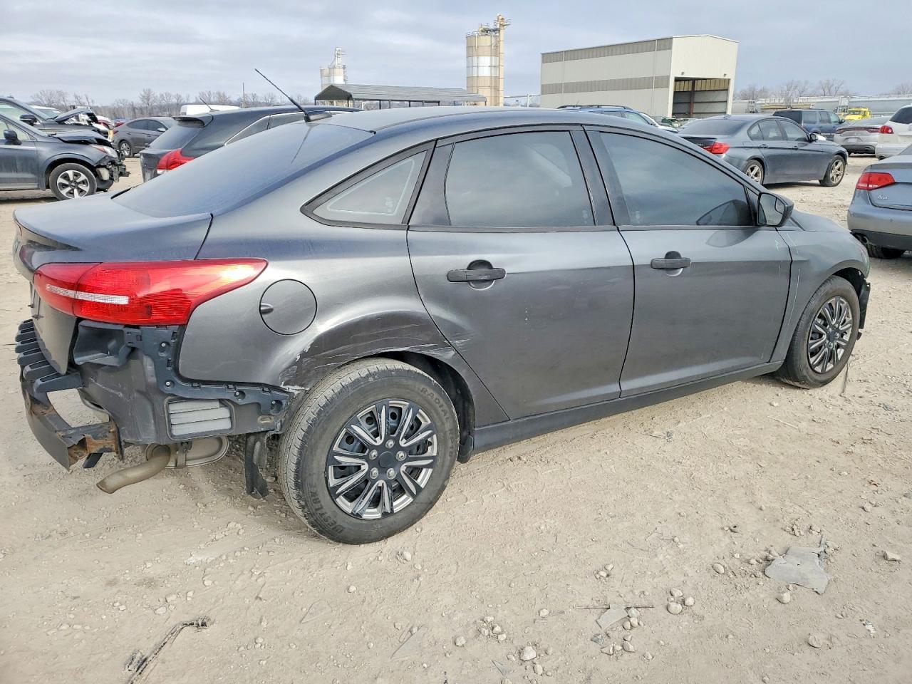 2018 Ford Focus S - Фото 3