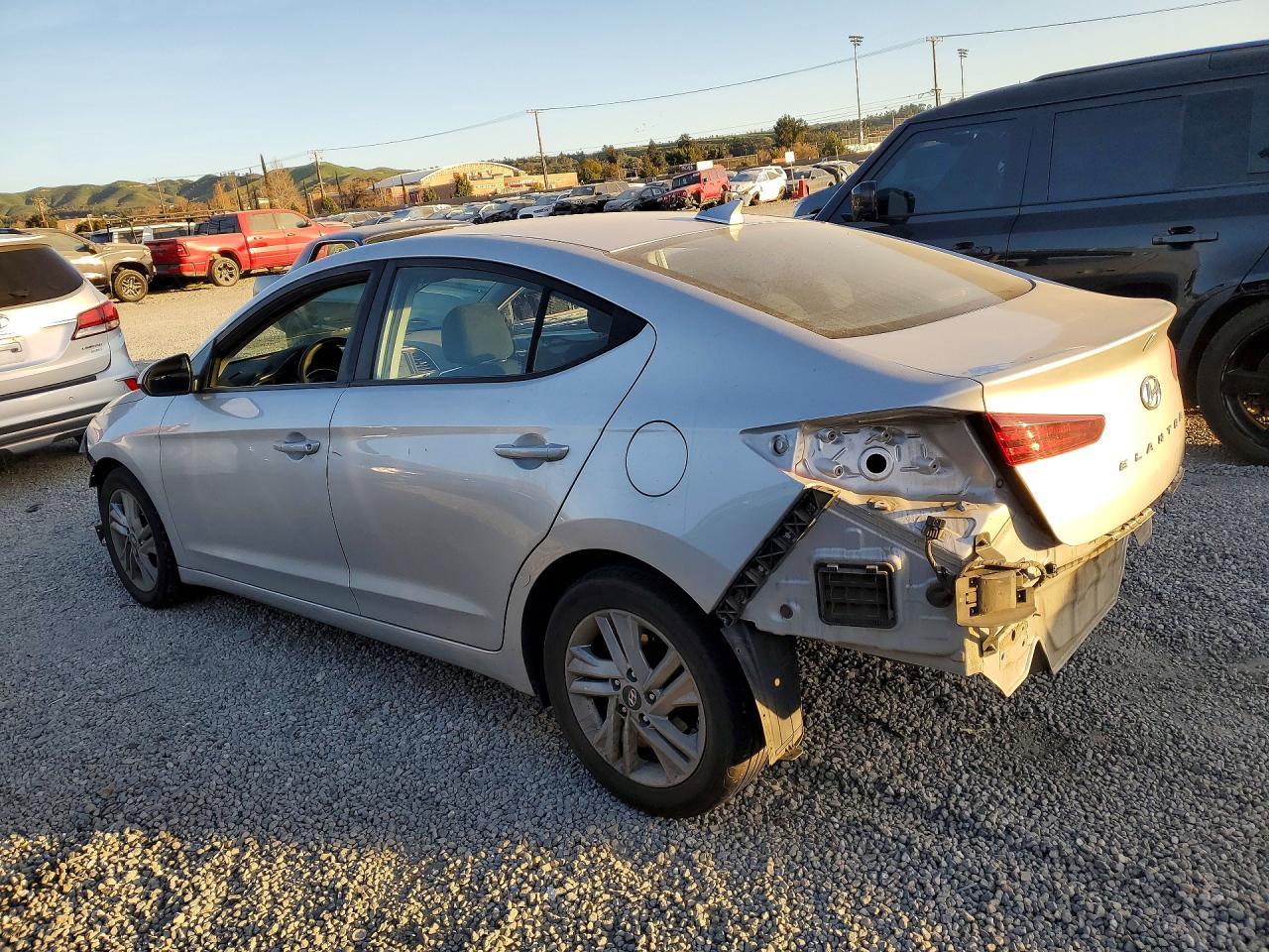 2020 Hyundai Elantra Sel - Image 2