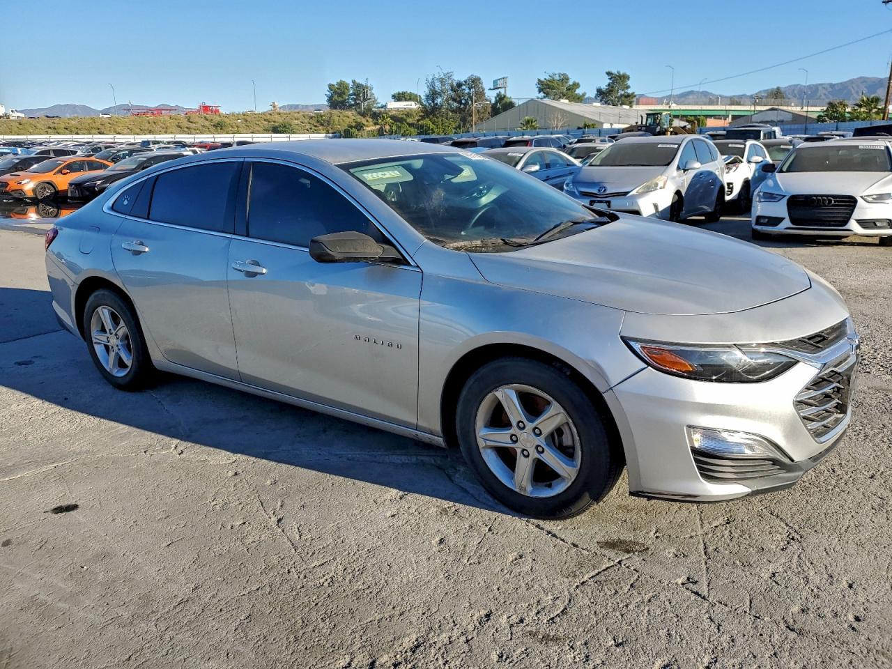 2020 Chevrolet Malibu Ls - Фото 4