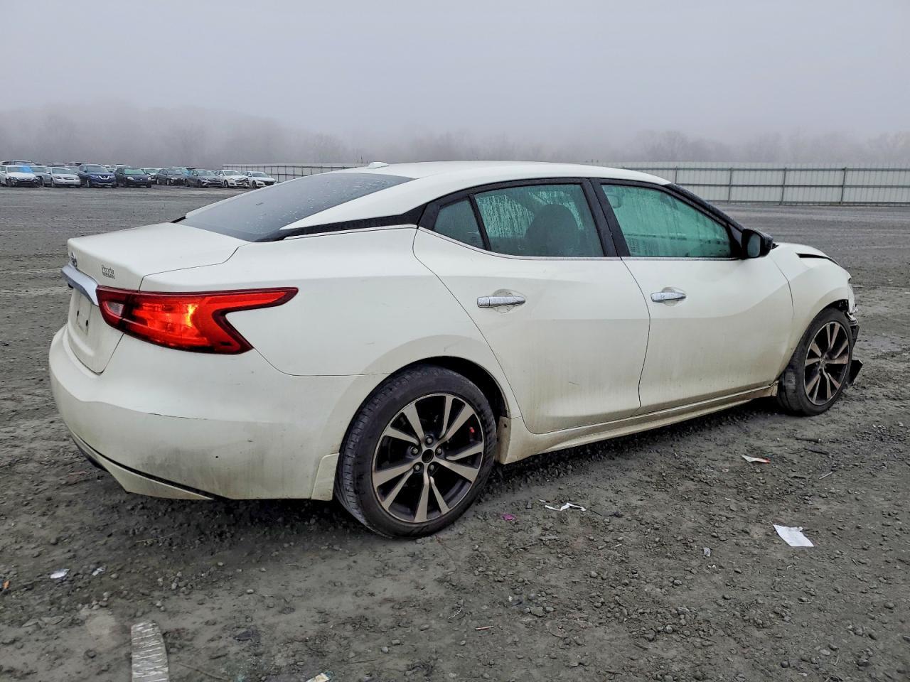 2017 Nissan Maxima 3.5S - Image 3
