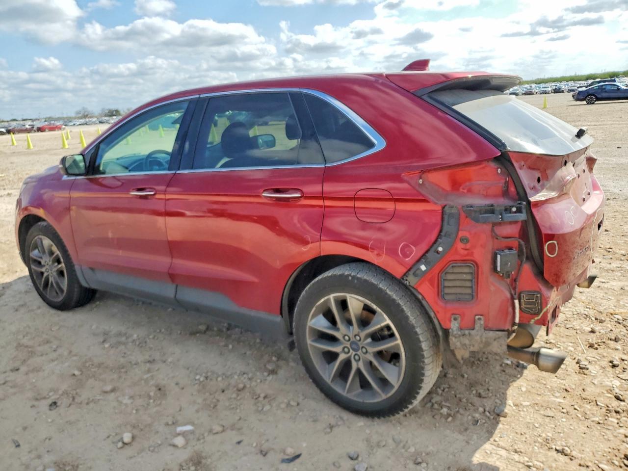 2016 Ford Edge Titanium - Image 2