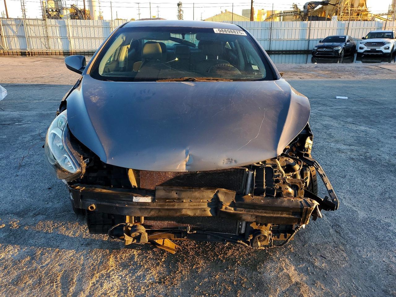 2013 Hyundai Elantra - Image 5