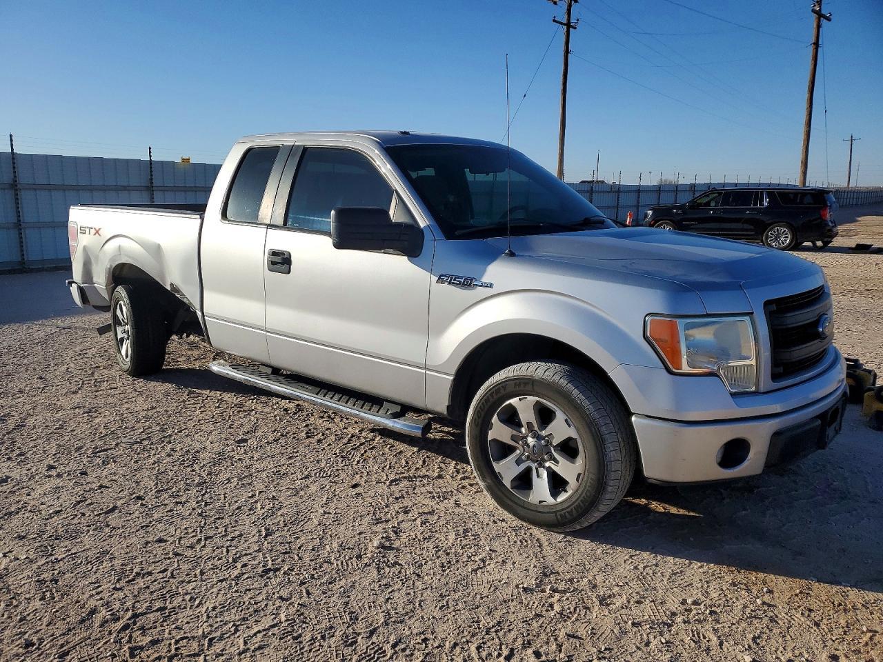 2013 Ford F150 Super Cab - Фото 4
