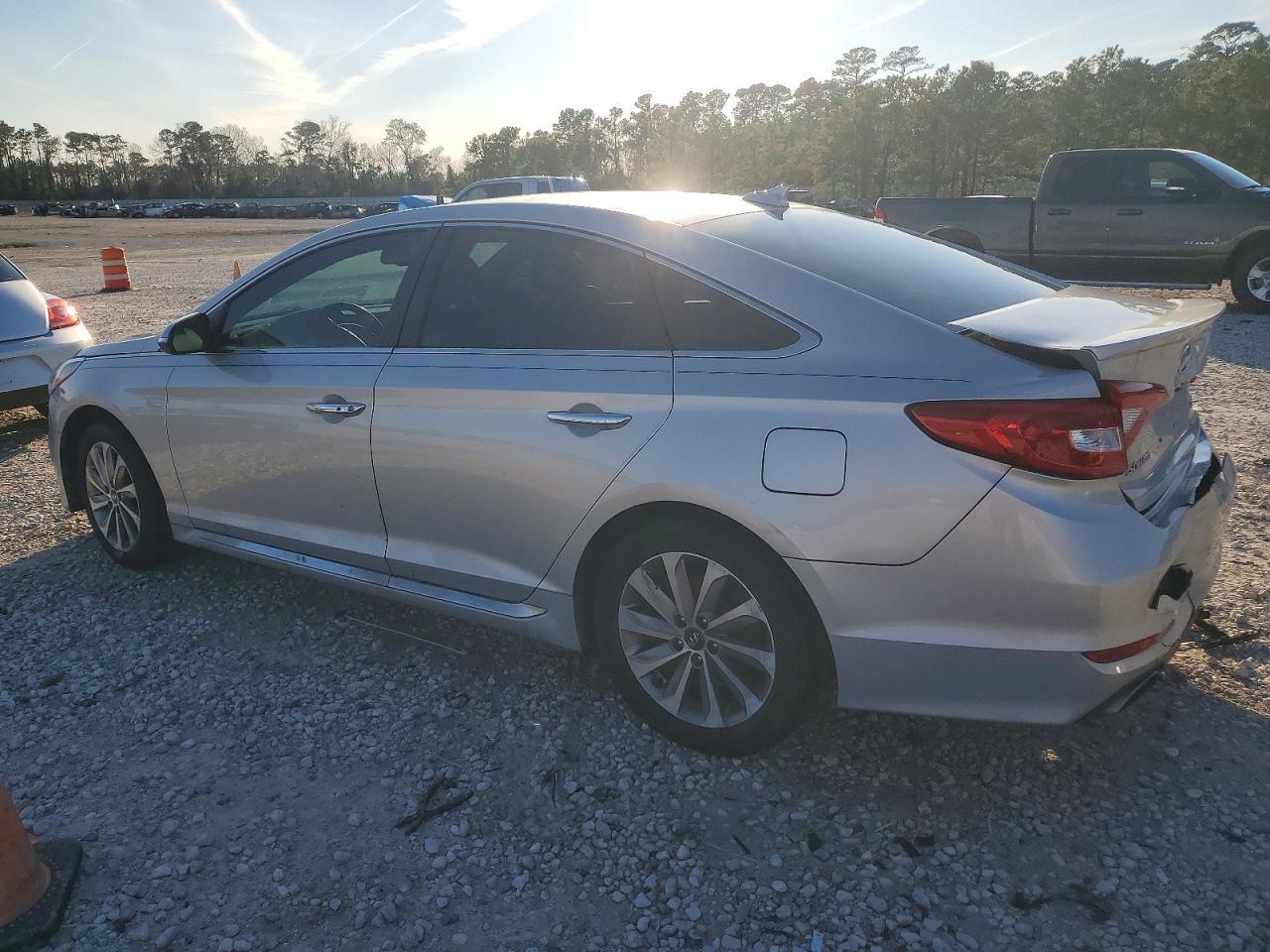 2016 Hyundai Sonata Sport - Image 2