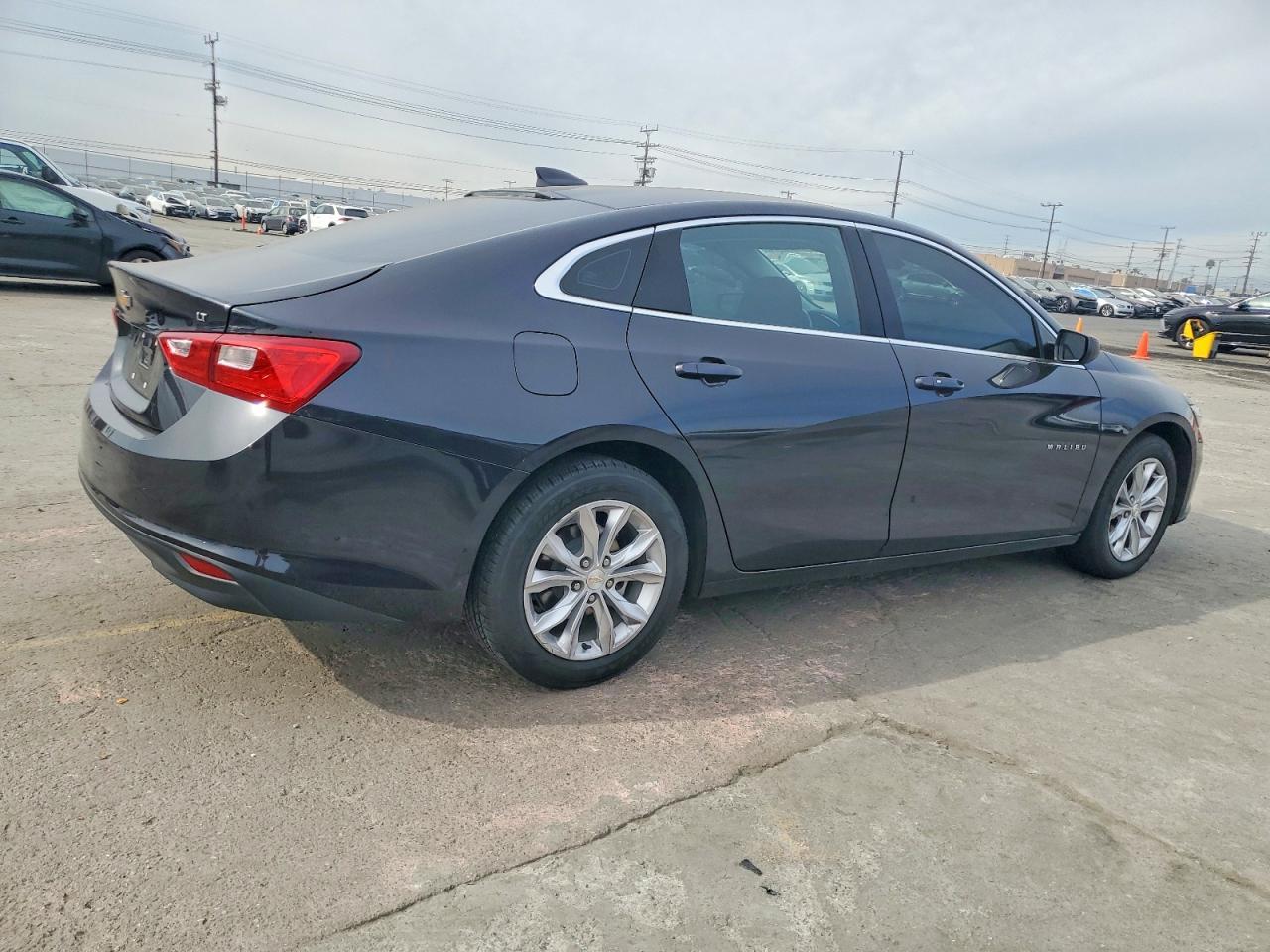 2023 Chevrolet Malibu Lt - Image 3