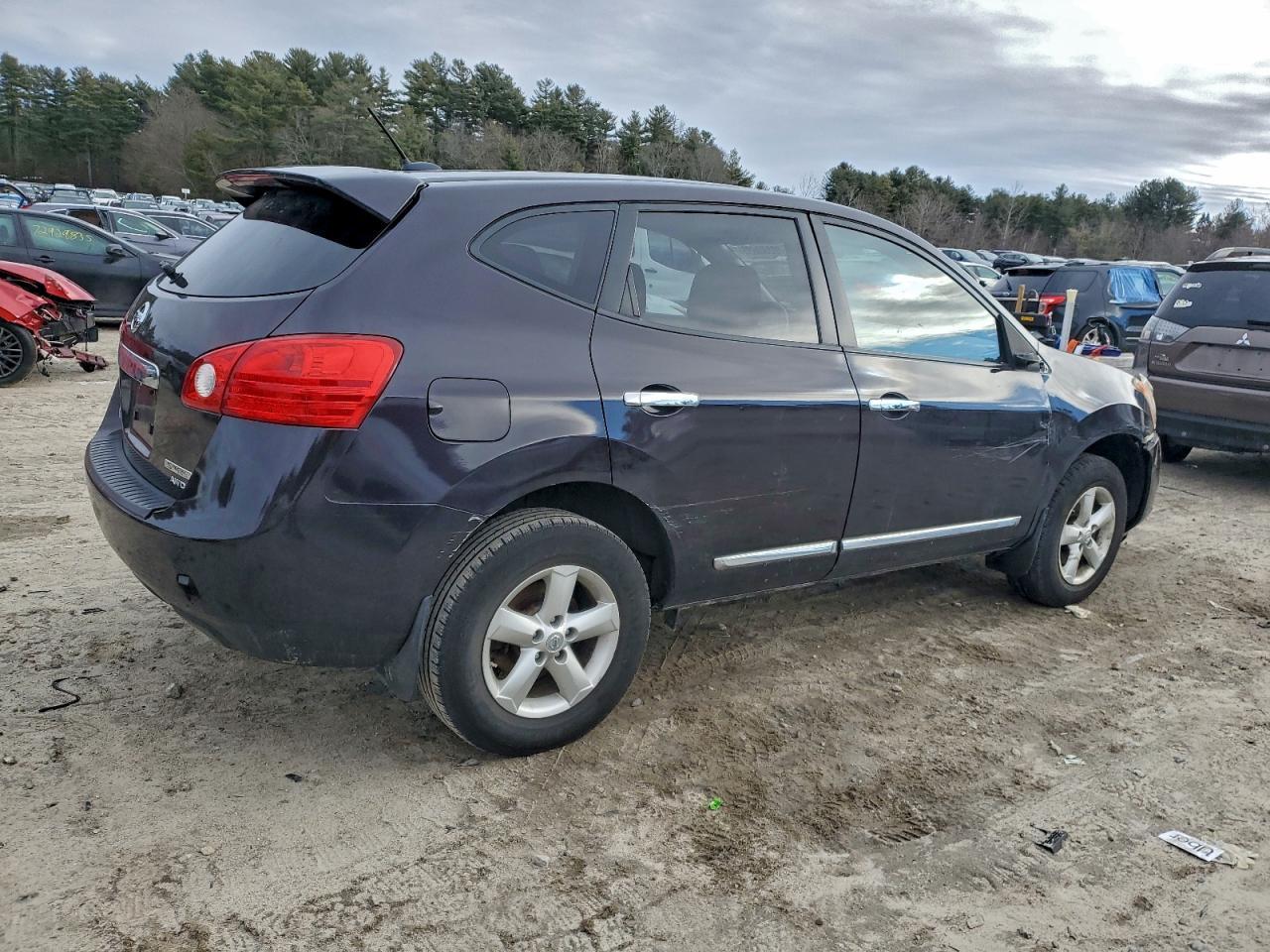 2013 Nissan Rogue S - Image 3