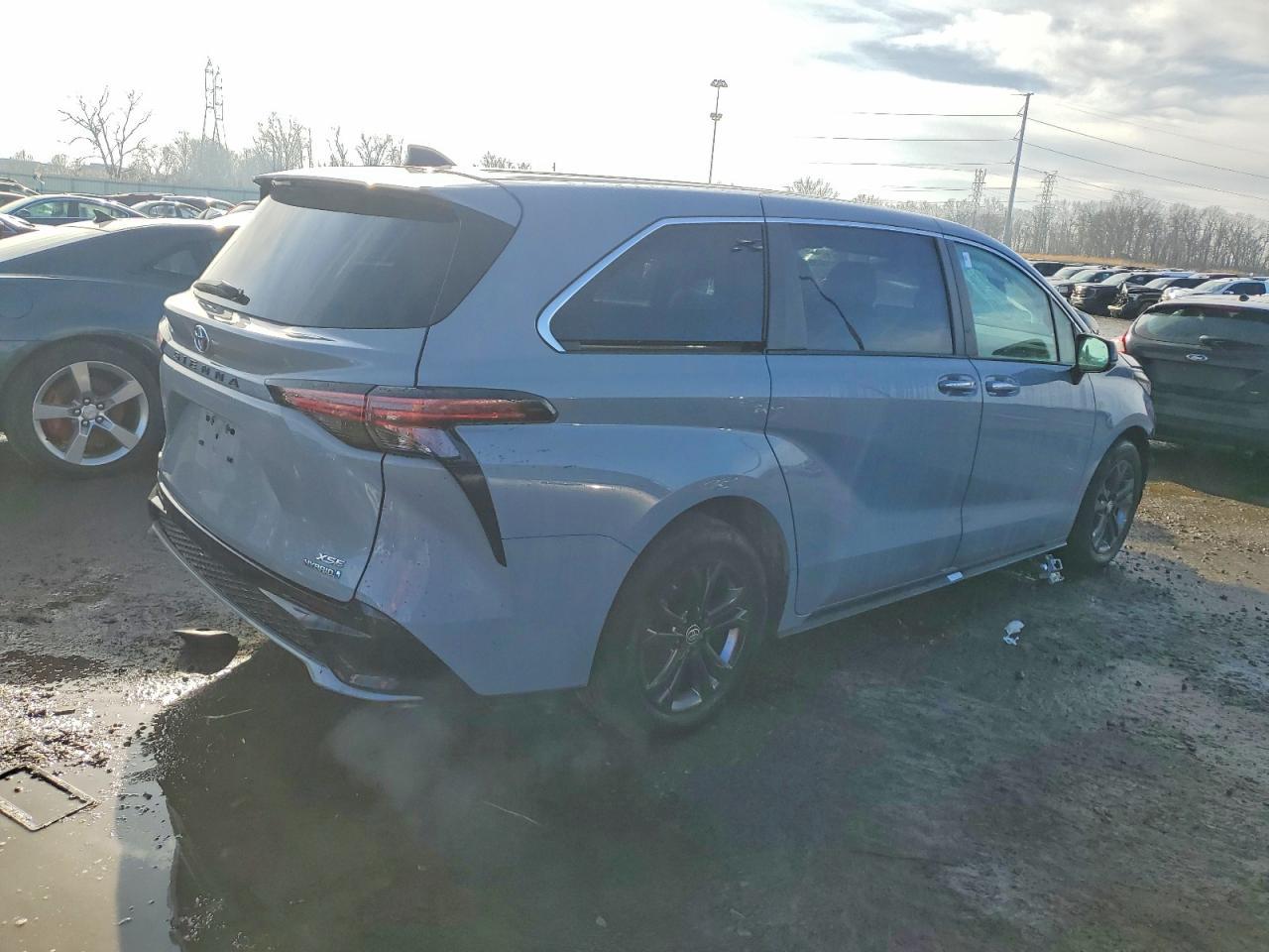 2024 Toyota Sienna Xse - Фото 3