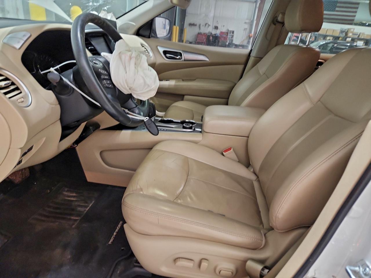 2018 Nissan Pathfinder S - Image 7