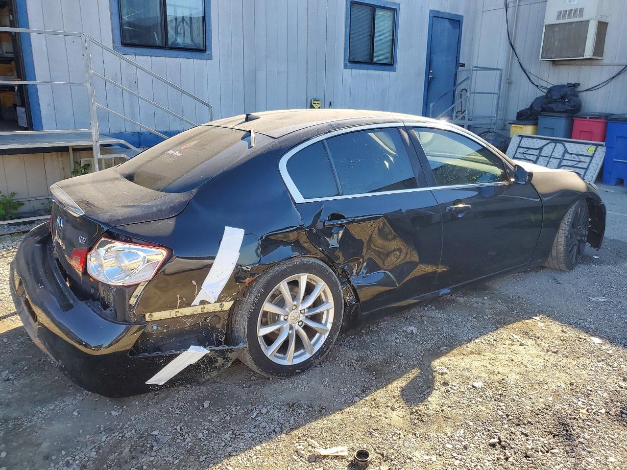 2013 Infiniti G37 Base - Фото 3