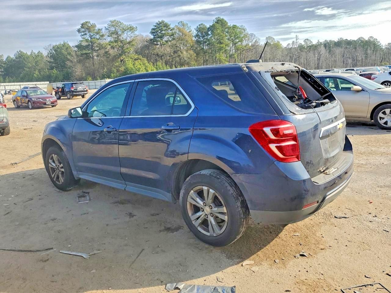 2016 Chevrolet Equinox Ls - Фото 2