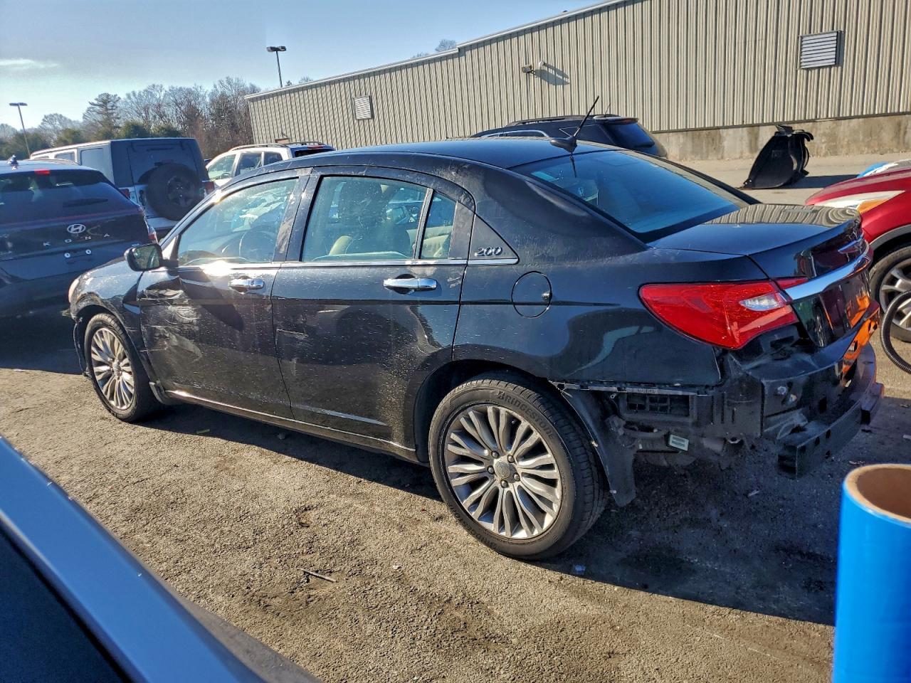 2012 Chrysler 200 Limited - Фото 2