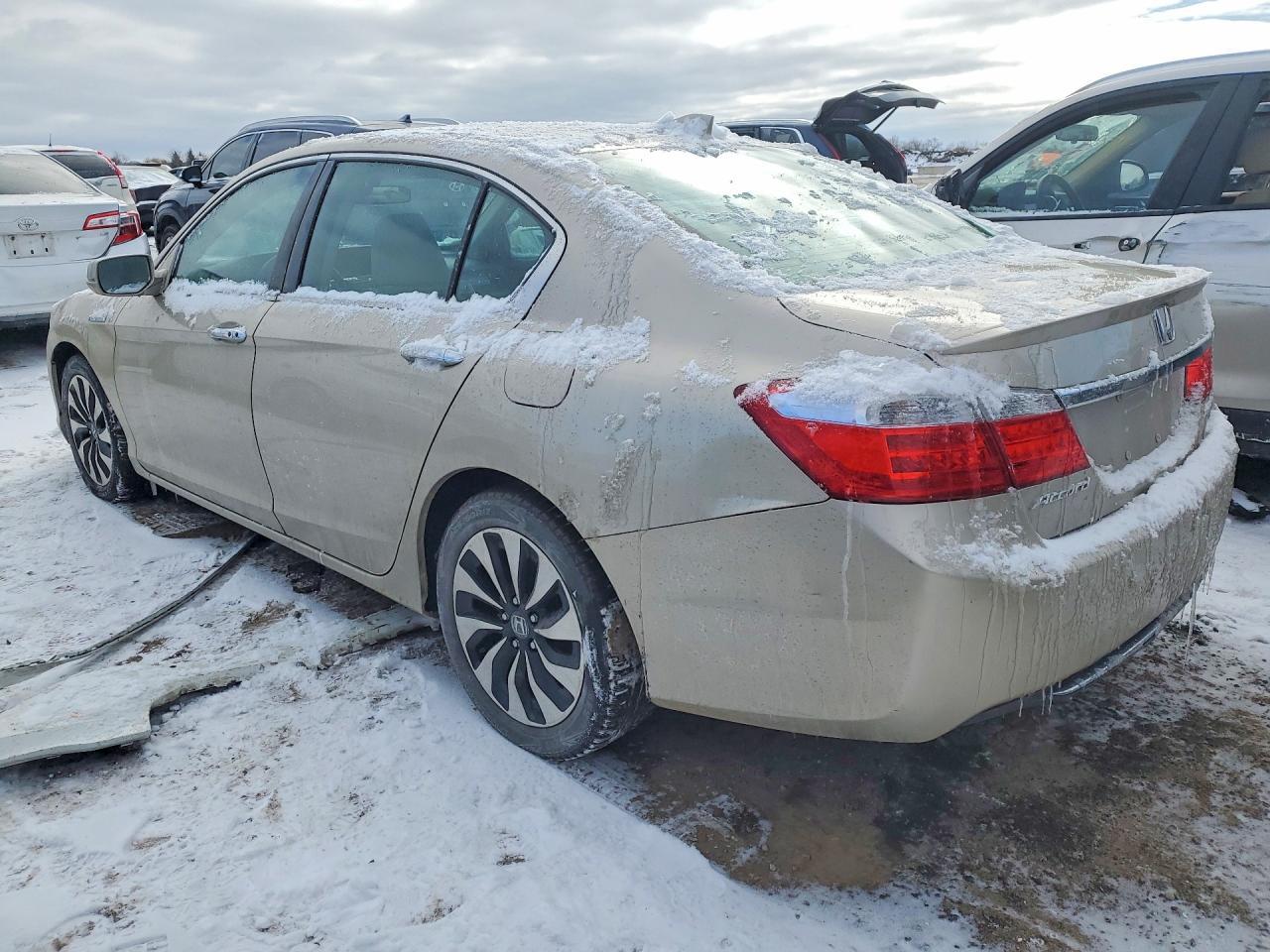 2014 Honda Accord Hybrid - Image 2