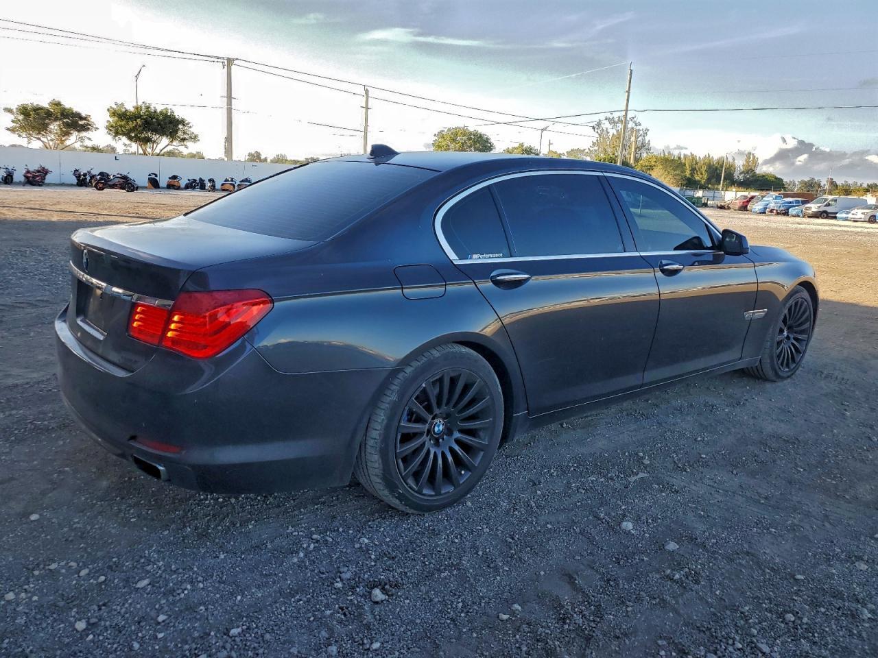 2012 BMW 750 Lxi - Фото 3