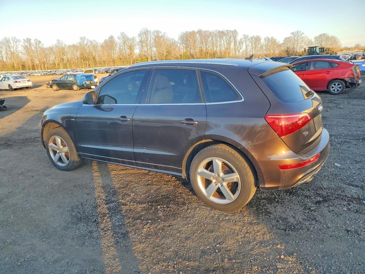 2011 Audi Q5 Premium Plus - Image 2