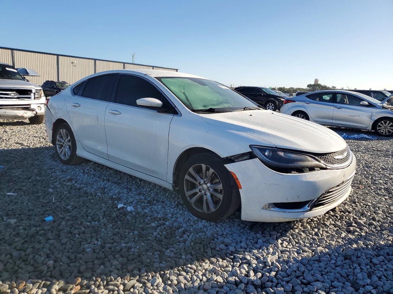 2015 Chrysler 200 Limited - Фото 4