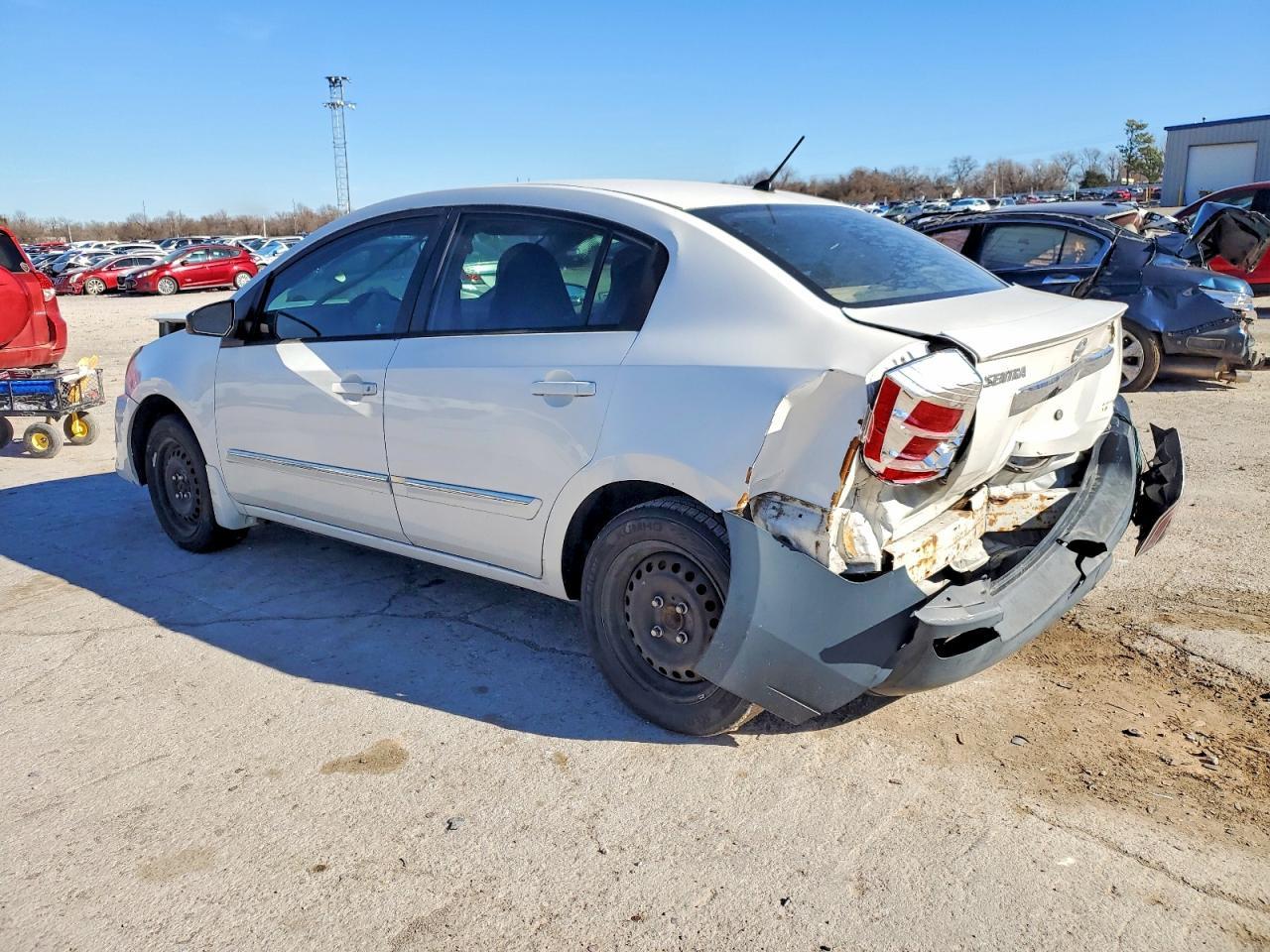 2010 Nissan Sentra 2.0 - Фото 2