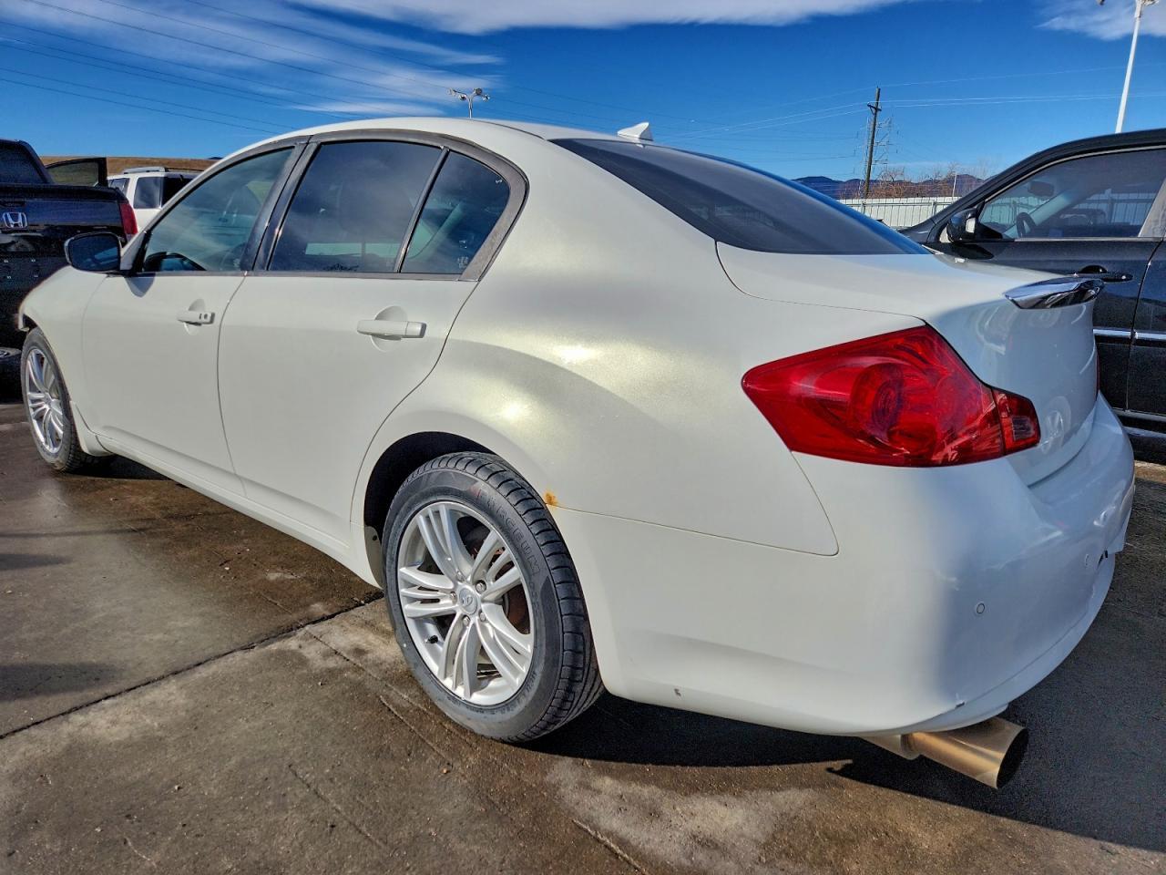 2010 Infiniti G37 - Фото 2