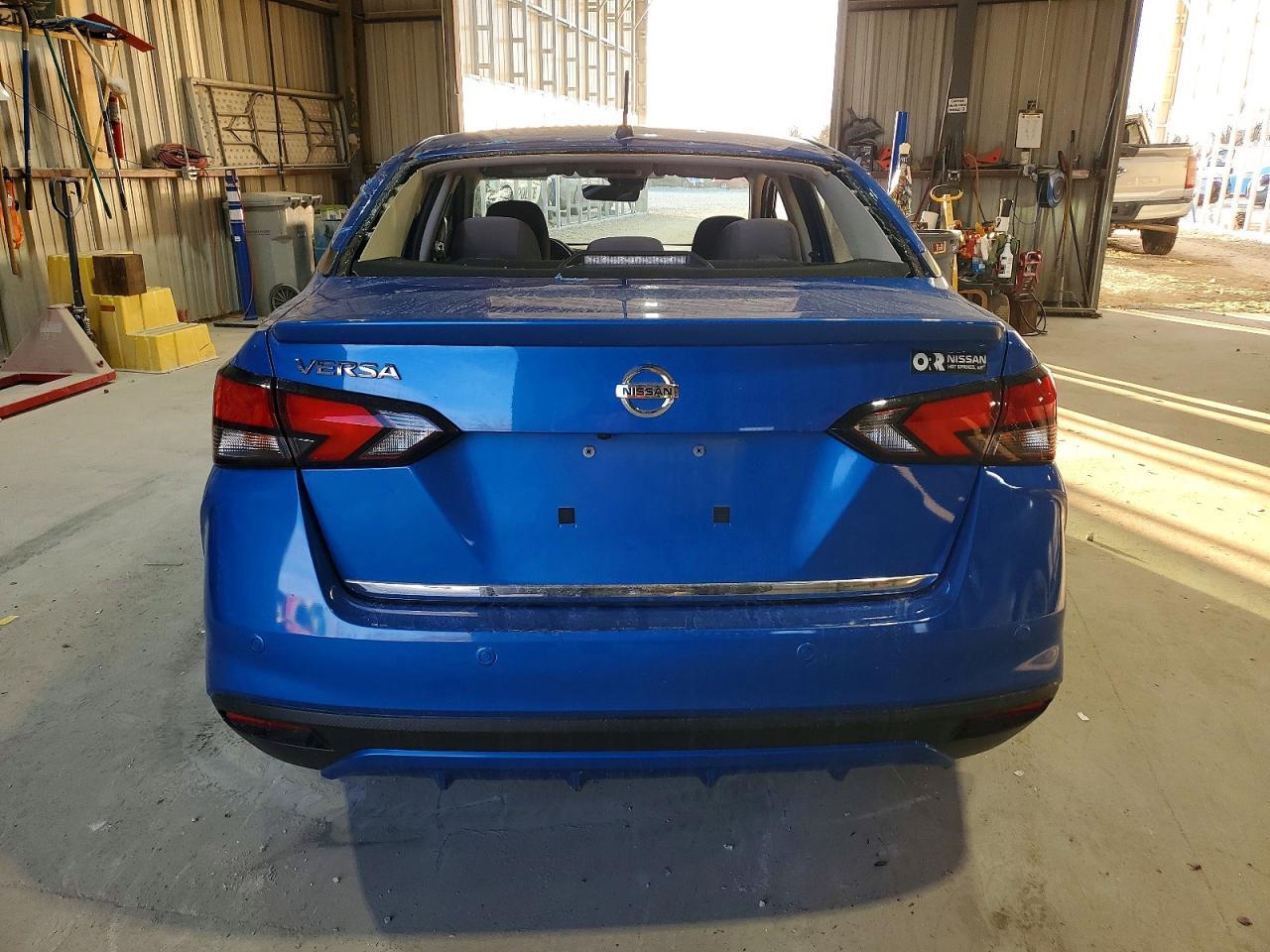 2022 Nissan Versa S - Image 6