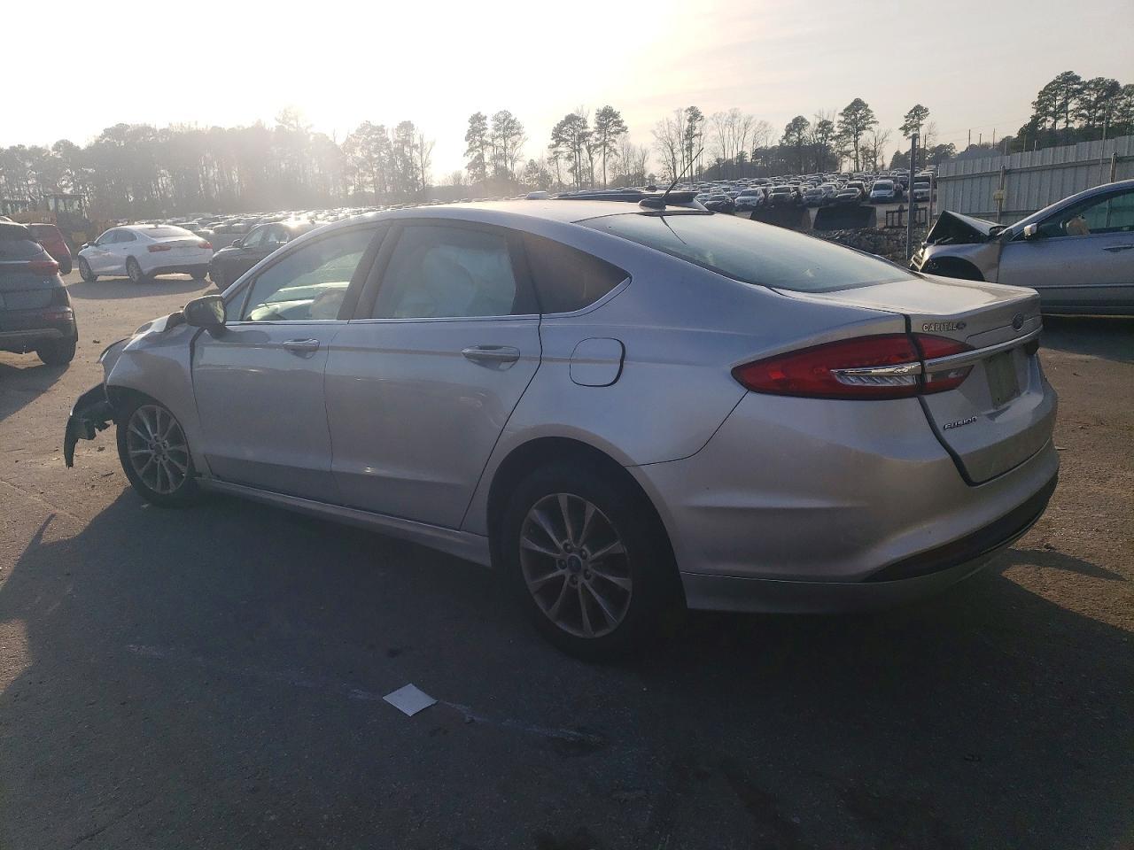 2017 Ford Fusion Se - Фото 2