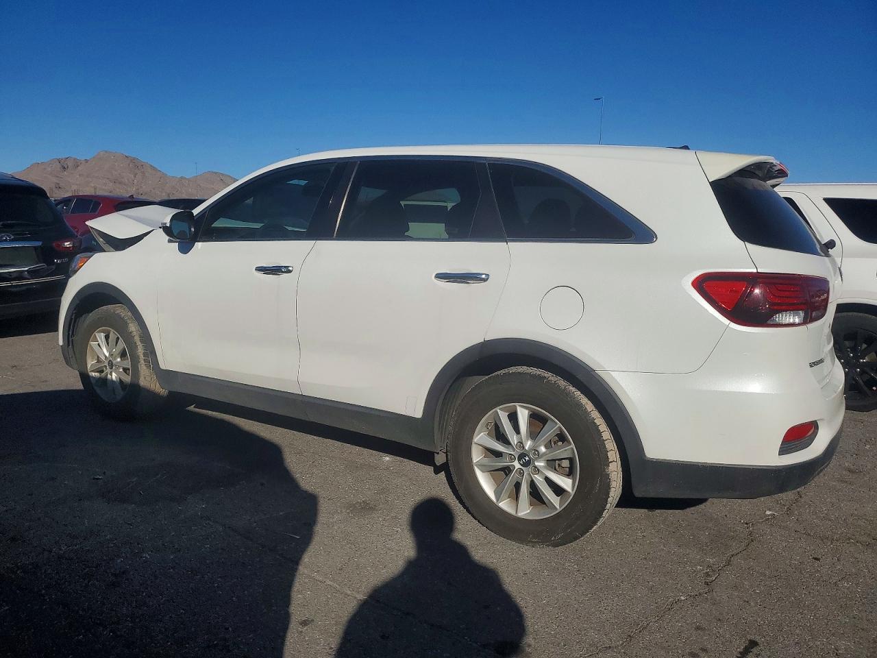 2020 Kia Sorento S - Image 2